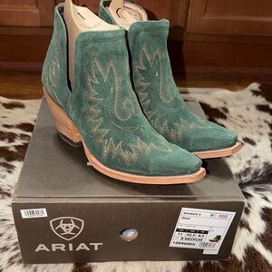 Ariat Women's Green Dixon Booties